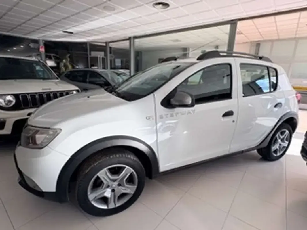Usado Dacia Sandero 90 CV (66 kW) 2019 Blanco Berlina