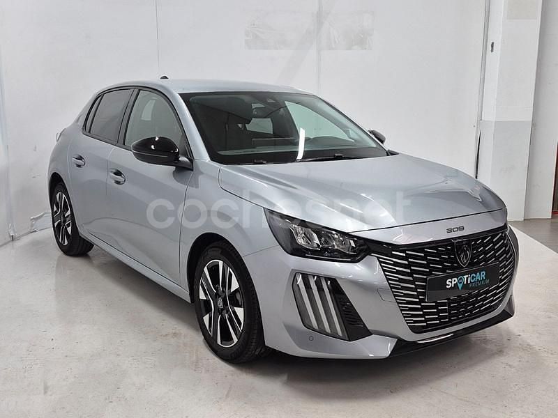 Usado Peugeot 208 Allure 100 CV (73 kW) 2025 Gris / plata Utilitario