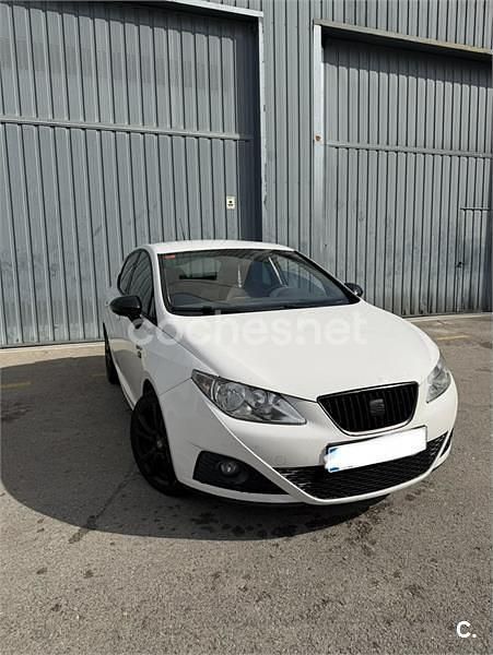 Usado Seat Ibiza Ecomotive 75 HP (55 kW) 2013 Branco Sedan
