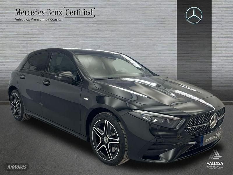 Usado Mercedes A250 AMG line 218 CV (160 kW) 2025 Negro Berlina