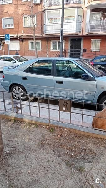 Usado Citroën Xantia 90 CV (66 kW) 2001 Azul Berlina