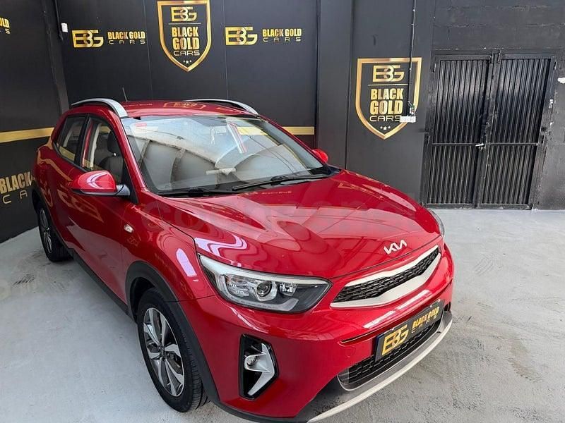 Usado Kia Stonic 100 CV (73 kW) 2022 Rojo SUV