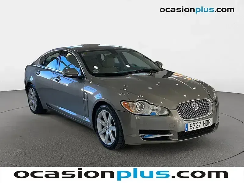Usado Jaguar XF Luxury 241 CV (177 kW) 2011 Gris beige Berlina