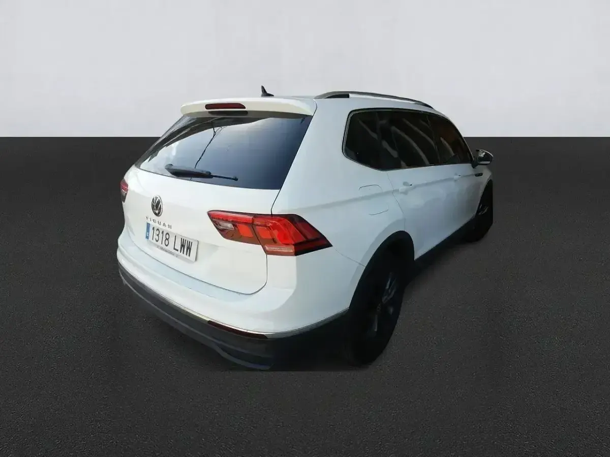 Usado VW Tiguan Life 150 CV (110 kW) 2022 Blanco SUV