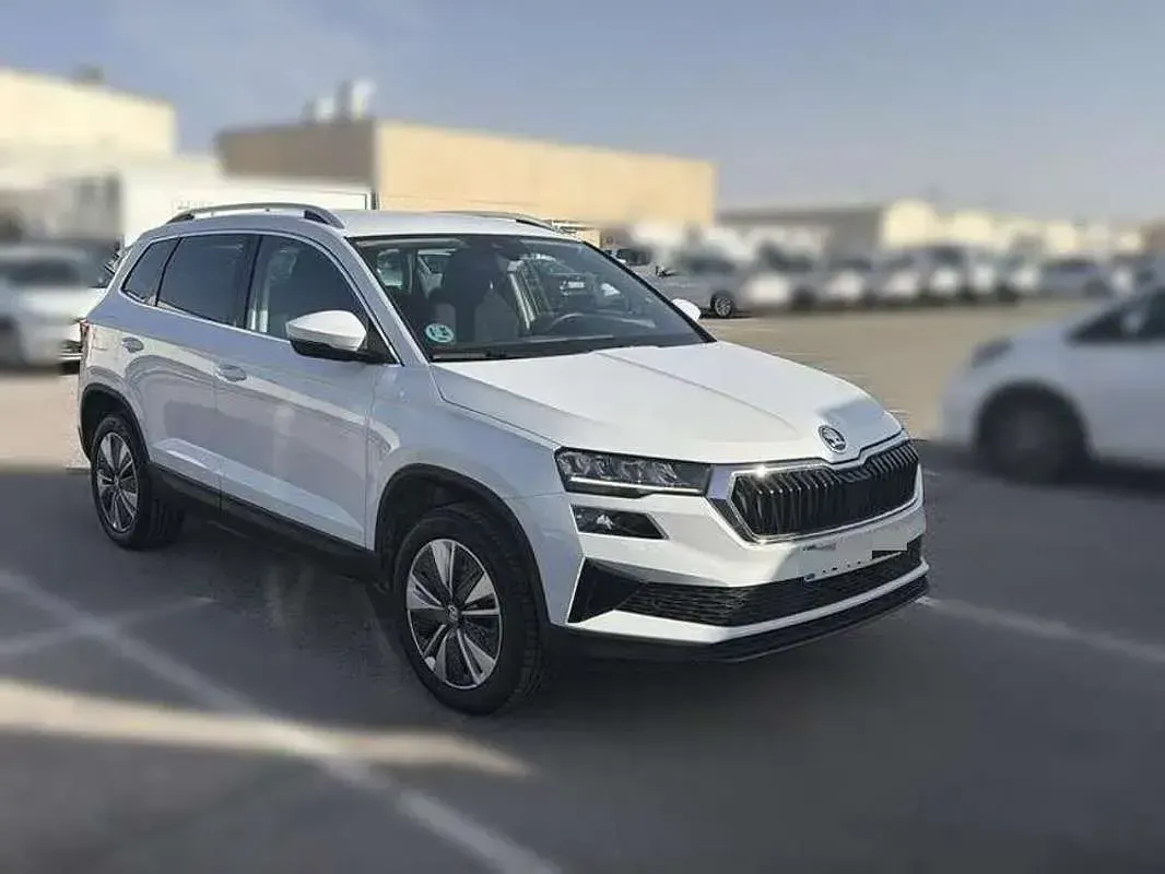 Usado Skoda Karoq Ambition 116 CV (85 kW) 2022 Blanco SUV