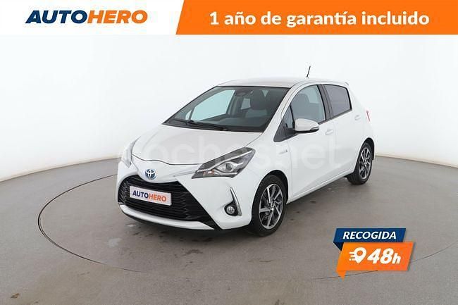Usado Toyota Yaris Hybrid 101 CV (74 kW) 2019 Blanco Berlina