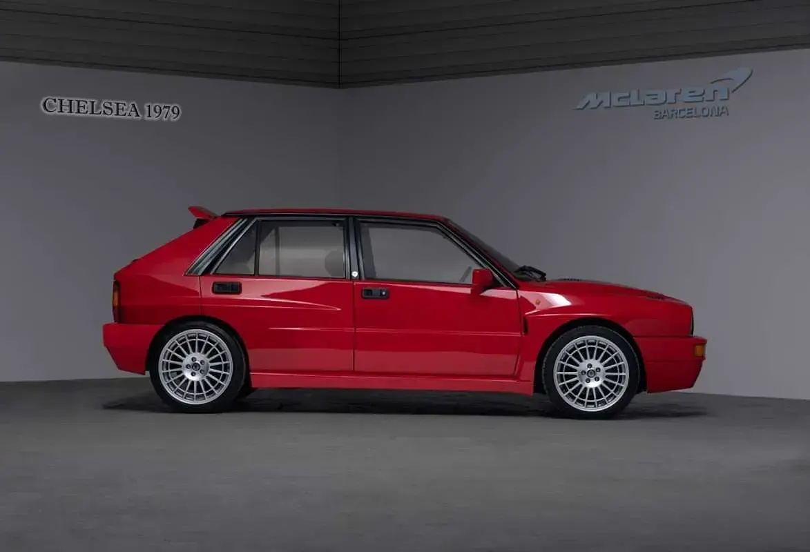 Usado Lancia Delta 200 CV (147 kW) 1992 Rojo Utilitario