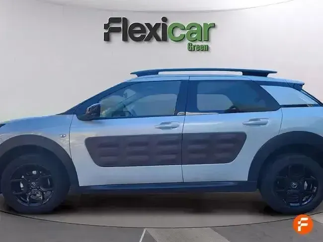 Usado Citroën C4 Cactus Feel 110 CV (80 kW) 2018 Blanco Utilitario