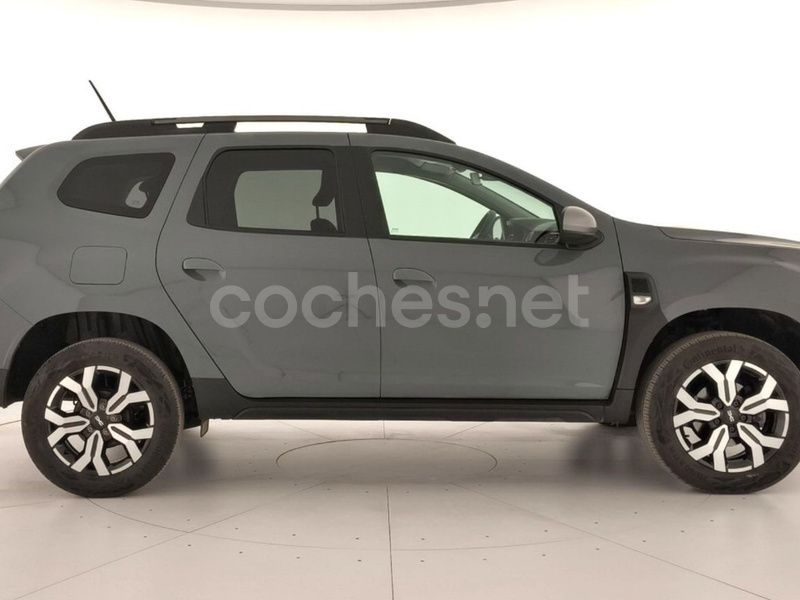 Usado Dacia Duster Journey 150 CV (110 kW) 2024 Gris / plata SUV
