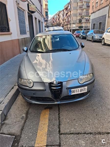 Gris / plata Usado 2002 Alfa Romeo 147 Progression Utilitario | 850 € (Buen precio) - Imagen 1/4