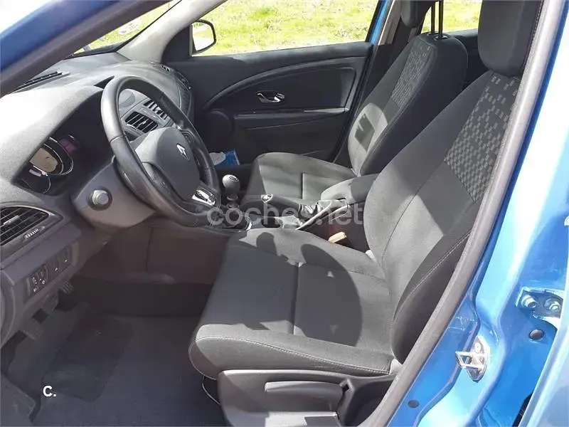Usado Renault Mégane Dynamique 110 CV (80 kW) 2013 Azul Berlina