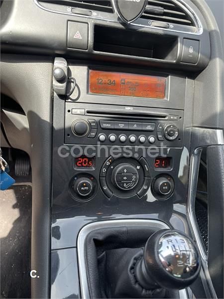 Usado Peugeot 3008 Premium 112 CV (82 kW) 2009 Granate Berlina