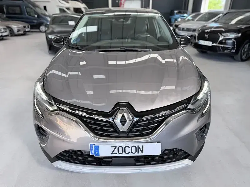 Usado Renault Captur Zen 160 CV (117 kW) 2022 Gris / plata SUV
