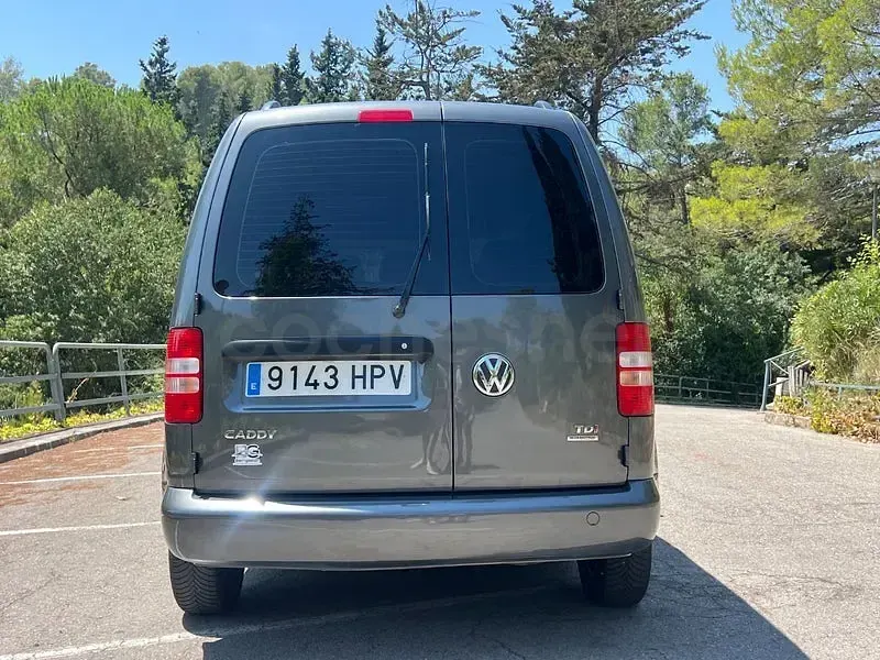 Usado VW Caddy Pro 102 CV (75 kW) 2014 Gris / plata Monovolumen