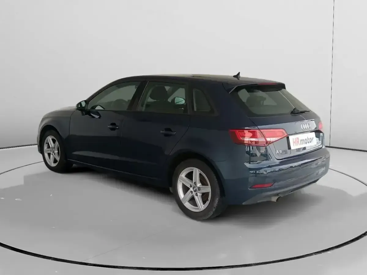 Używany Audi A3 Design 116 KM (85 kW) 2020 Niebieski Sedan/Limuzyna