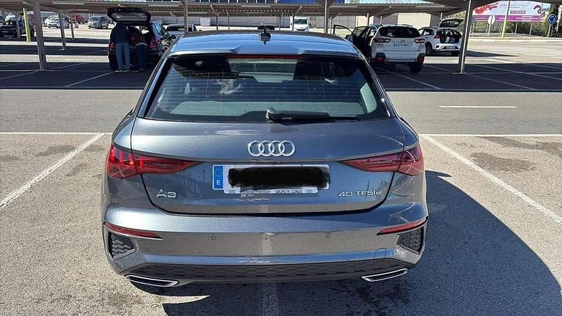 Usado Audi A3 Sportback e-tron S-Line 272 CV (200 kW) 2024 Gris Utilitario