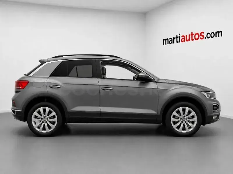 Usado VW T-Roc Advance 115 CV (84 kW) 2021 Gris / plata SUV