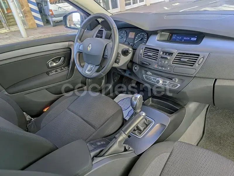 Usado Renault Laguna III 130 CV (95 kW) 2010 Azul Berlina