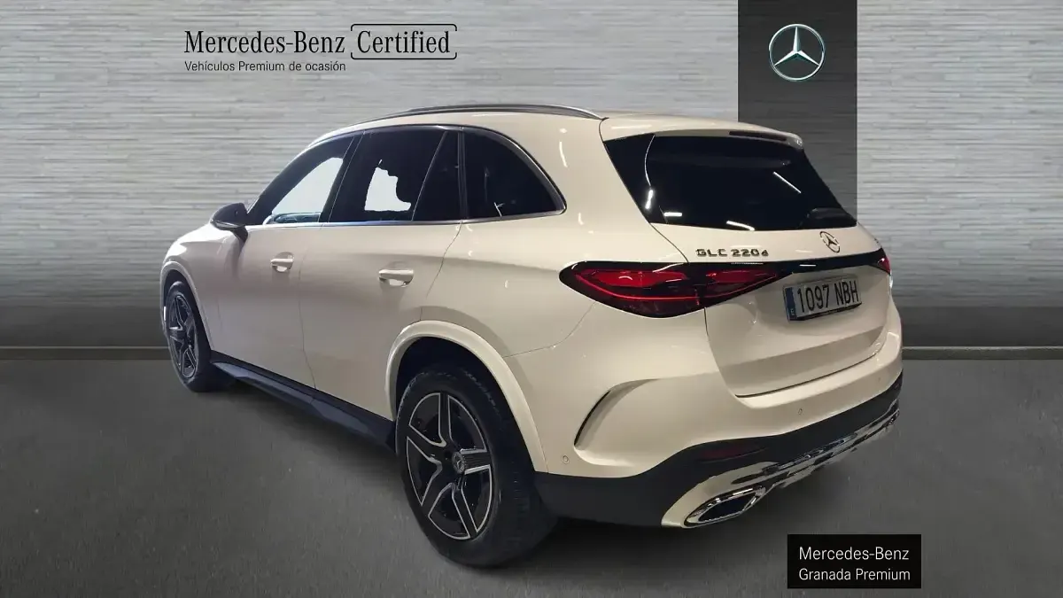 Usado Mercedes GLC220 AMG line 197 CV (144 kW) 2025 Blanco polar SUV