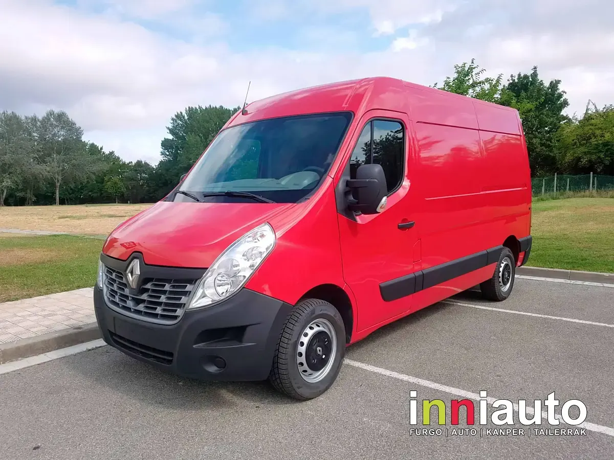 Begagnad Renault Master 135 HK (99 kW) 2017 Röd Van