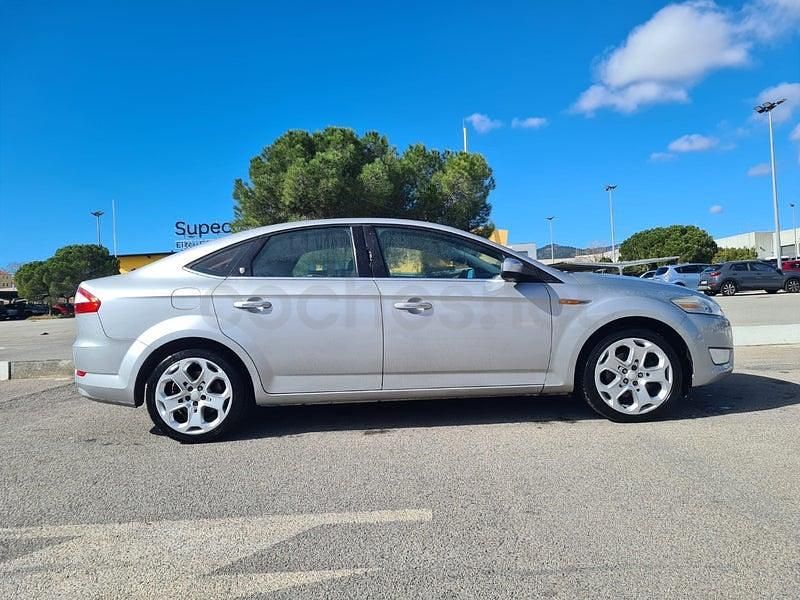 Usado Ford Mondeo Titanium 140 CV (102 kW) 2009 Gris / plata Berlina
