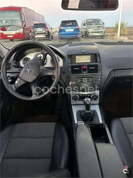 Usado Mercedes C180 156 CV (114 kW) 2009 Gris / plata Berlina