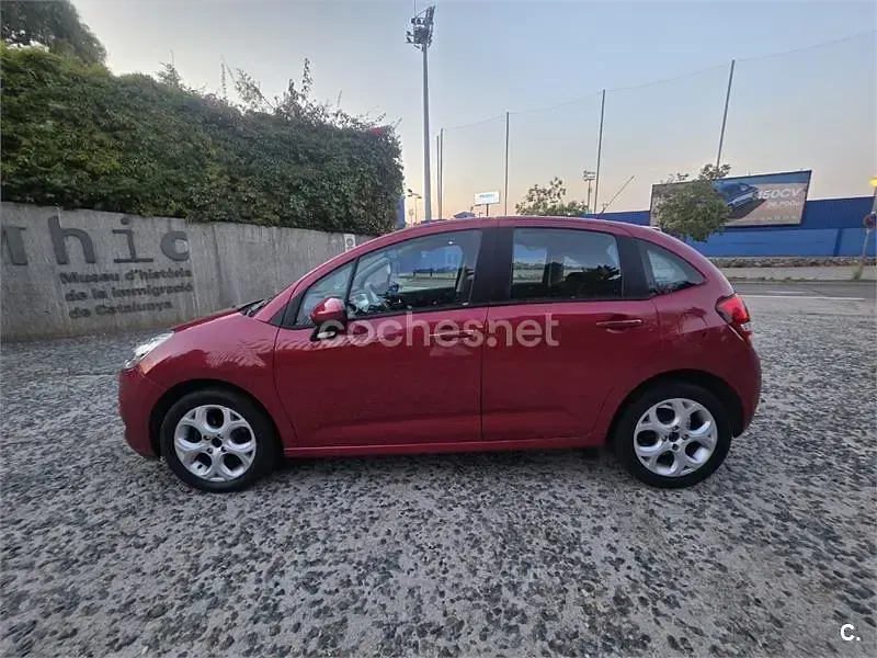 Usado Citroën C3 Exclusive 70 CV (51 kW) 2010 Granate Berlina