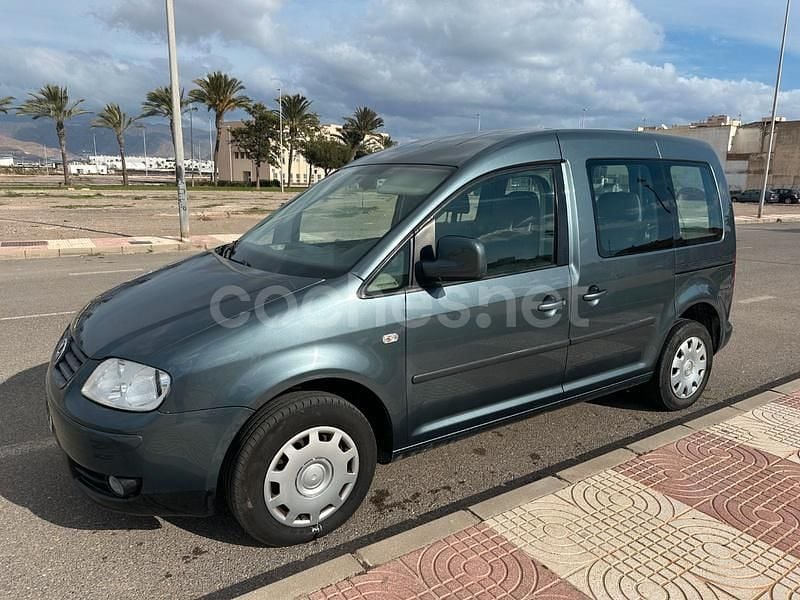 Usado VW Caddy Life 105 CV (77 kW) 2009 Gris / plata Monovolumen