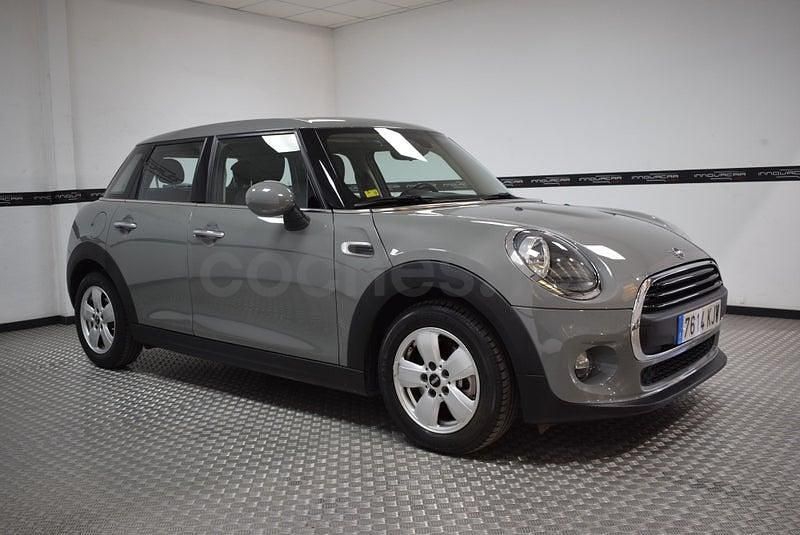 Usado Mini ONE 102 CV (75 kW) 2018 Gris / plata Utilitario