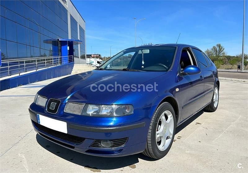 Usado Seat Leon Sport 105 CV (77 kW) 2004 Azul Utilitario