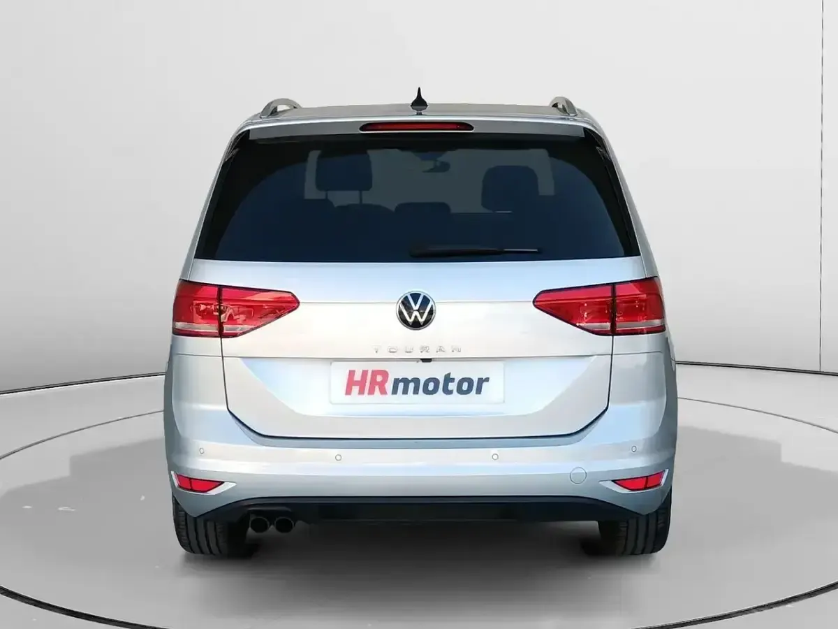 Usado VW Touran Advance 150 CV (110 kW) 2023 Gris Monovolumen