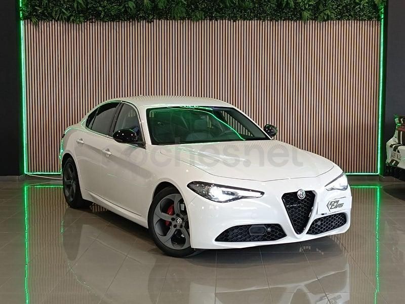 Usado Alfa Romeo Giulia Super 180 CV (132 kW) 2016 Blanco Berlina