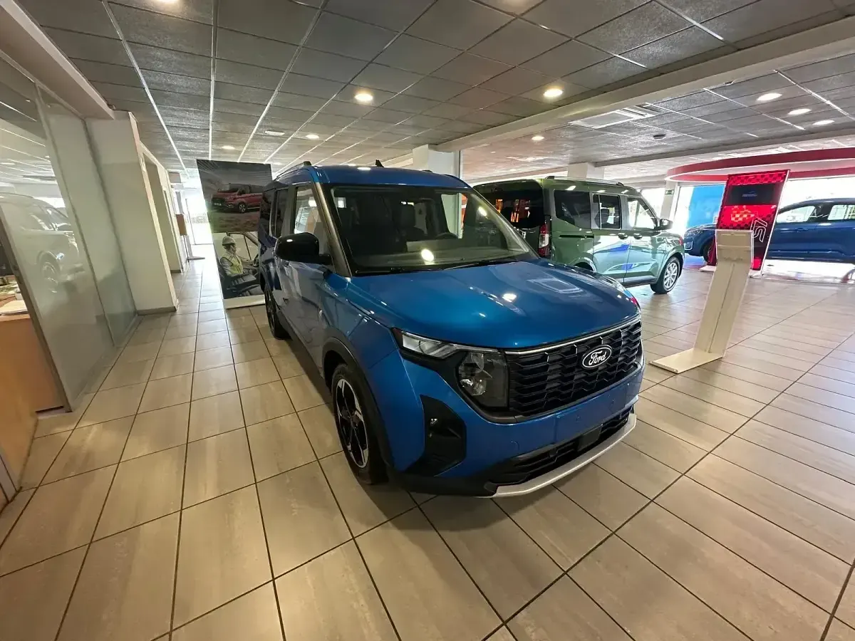 Nuevo Ford Tourneo Courier Active 125 CV (91 kW) 2026 Blanco Monovolumen