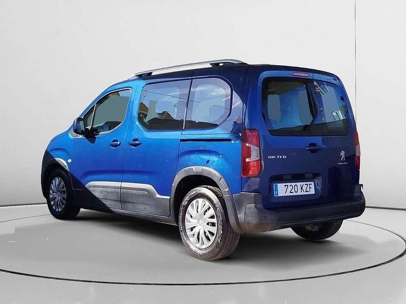 Usado Peugeot Rifter Active 131 CV (96 kW) 2019 Azul Monovolumen