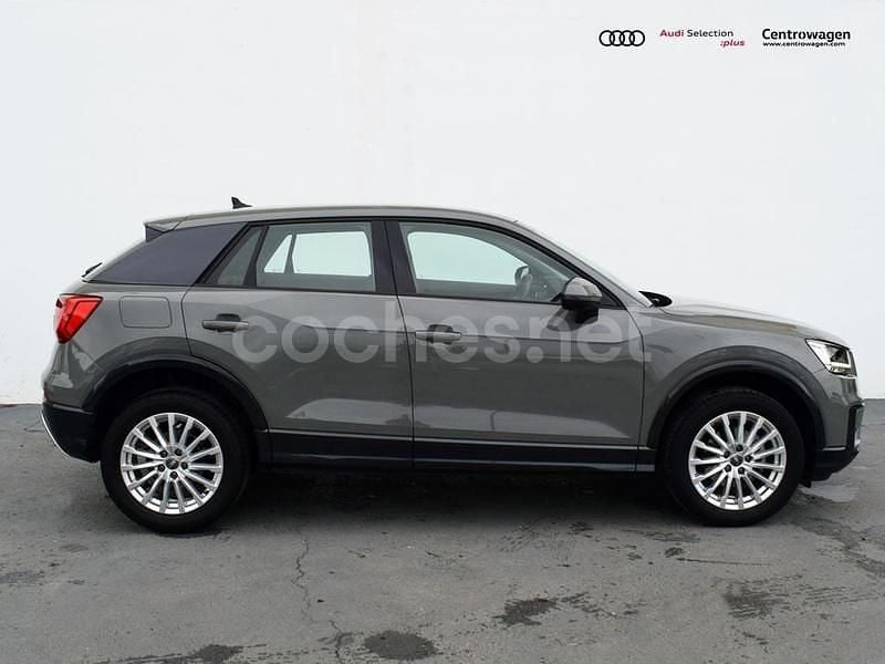 Usado Audi Q2 Design 116 CV (85 kW) 2020 Gris / plata SUV