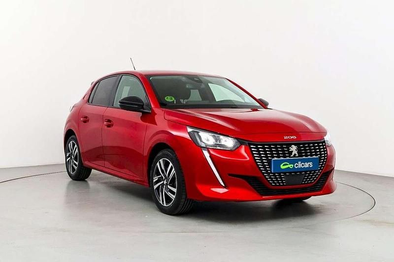 Usado Peugeot 208 Allure 102 CV (75 kW) 2021 Rojo Utilitario