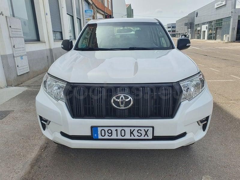 Używany Toyota Land Cruiser 177 KM (130 kW) 2019 Biały SUV