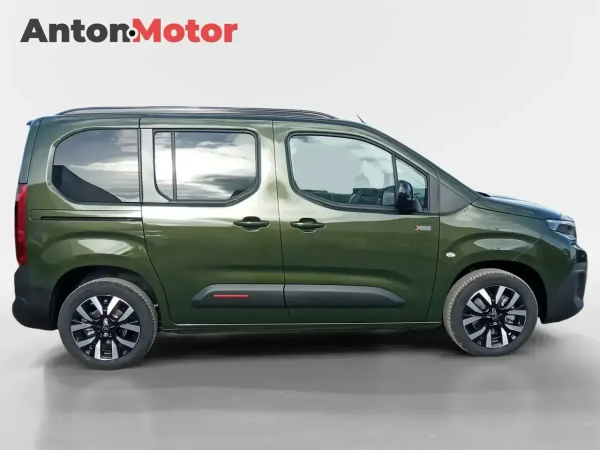 Uusi Citroën Berlingo 130 HP (95 kW) 2025 Vihreä Tila-auto