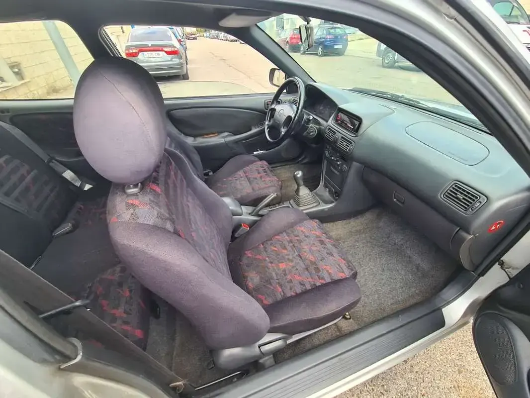 Usado Toyota Corolla Terra 72 CV (52 kW) 1999 Gris Coupe