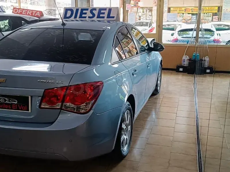 Usado Chevrolet Cruze LS 125 CV (91 kW) 2010 Azul Berlina