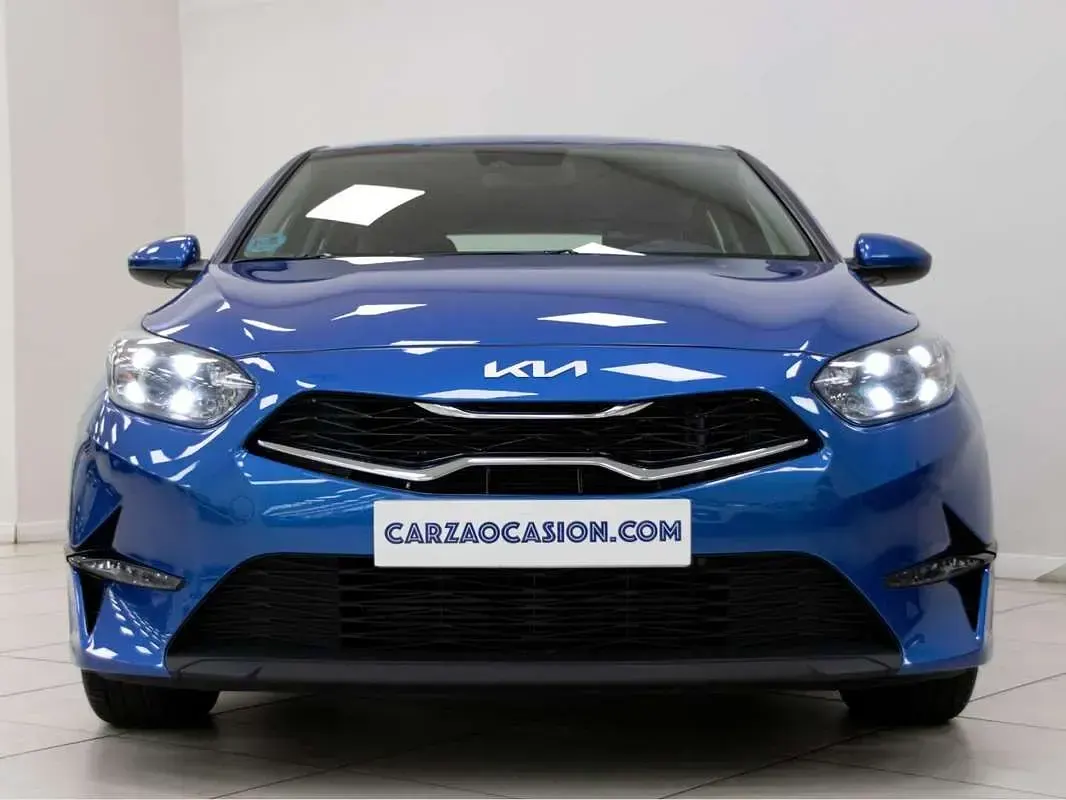 Usado Kia Ceed 101 CV (74 kW) 2025 Azul Utilitario