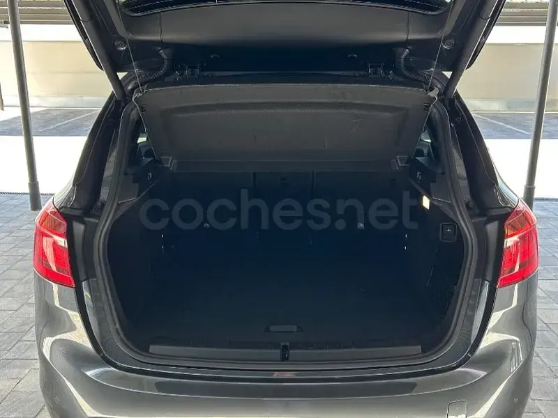 Usado BMW 225 Active Tourer Comfort Edition 224 CV (164 kW) 2016 Gris / plata Monovolumen