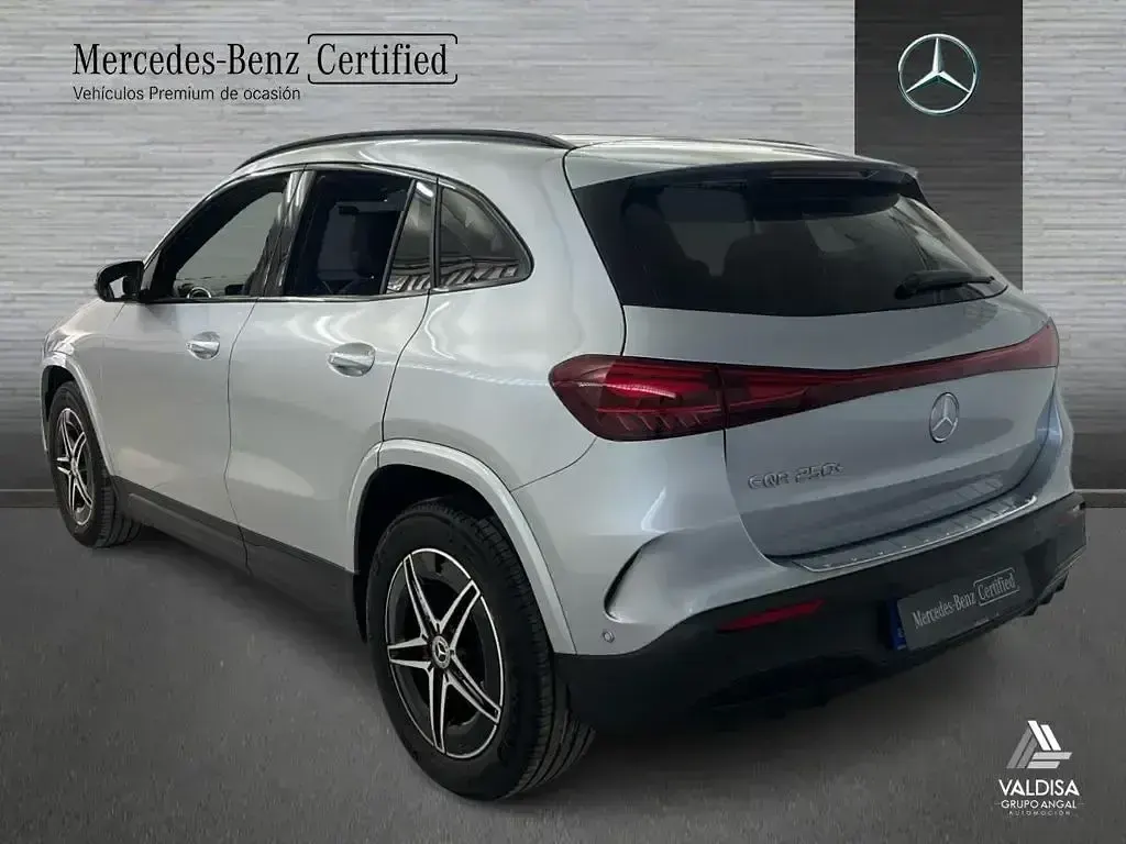 Usado Mercedes EQA250+ AMG 139 kW (190 CV) 2026 Gris SUV