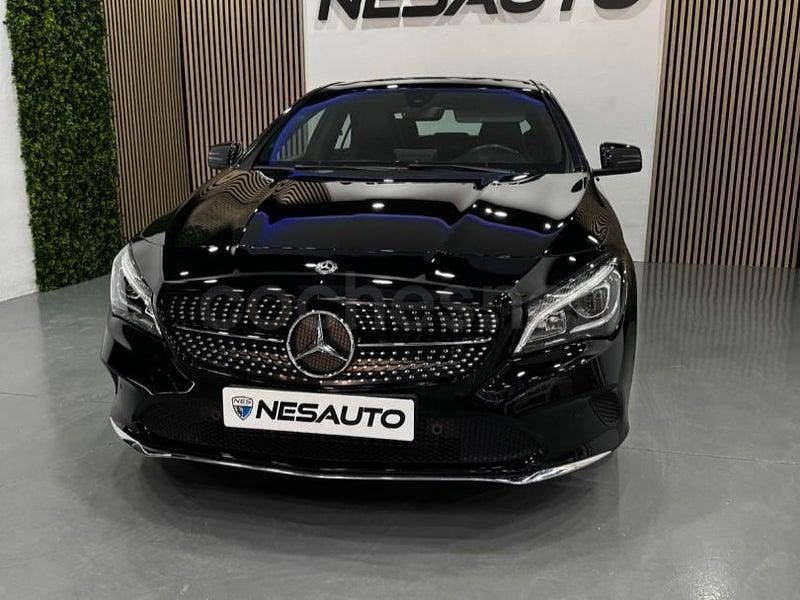 Usado Mercedes CLA180 Urban 122 CV (89 kW) 2017 Negro Berlina