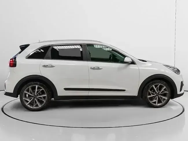 Usado Kia Niro 141 CV (103 kW) 2022 Blanco SUV