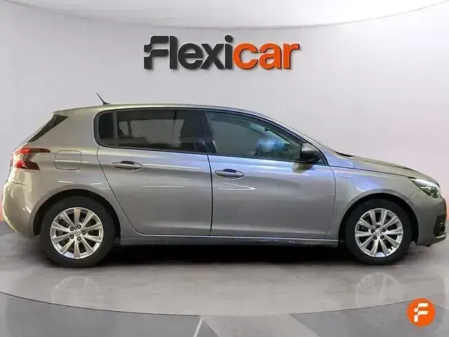 Usado Peugeot 308 Access 110 CV (80 kW) 2020 Gris Berlina