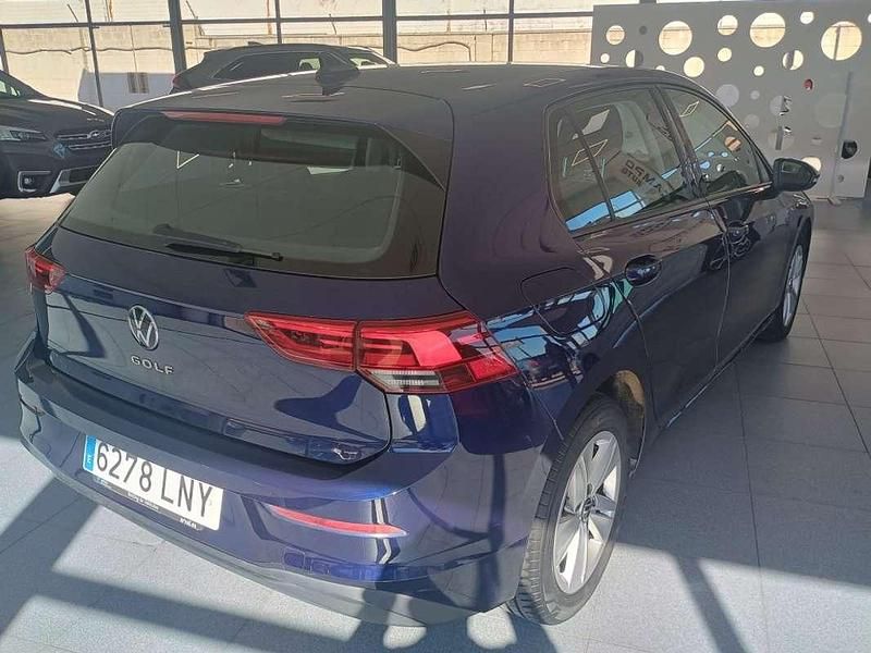 Usado VW Golf VIII 110 CV (80 kW) 2021 Azul Utilitario
