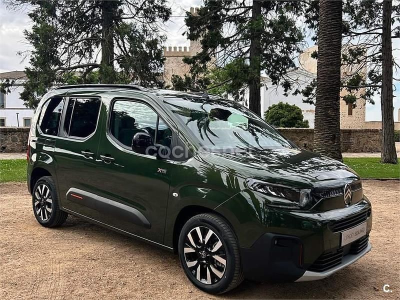Usado Citroën Berlingo 130 CV (95 kW) 2024 Verde Monovolumen