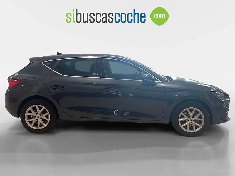 Usado Seat Leon Style 116 CV (85 kW) 2025 Gris/plata