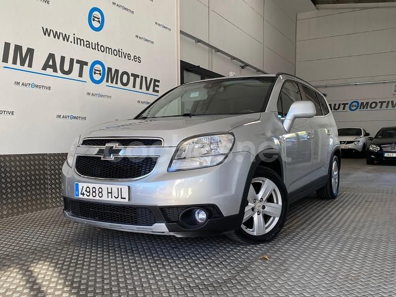 Gris / plata Usado 2012 Chevrolet Orlando LTZ Monovolumen | 7790 € (Precio justo) - Imagen 1/4